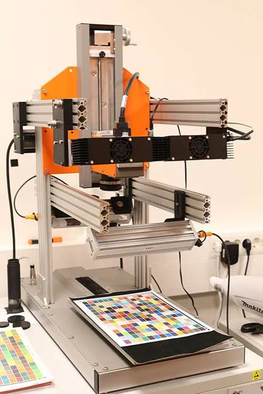 利用 Specim FX10高光谱相机的高光谱彩色扫描仪