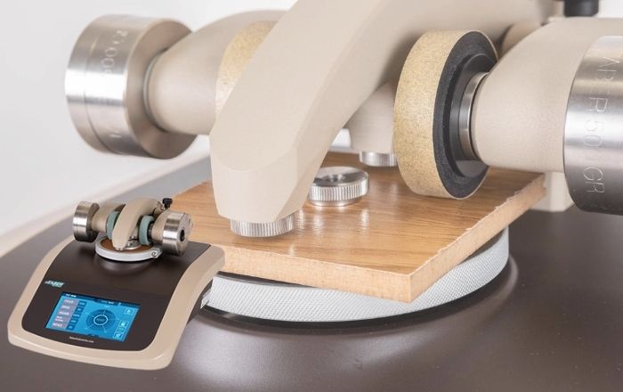 使用Taber耐磨耗试验机评估层压板耐磨性能