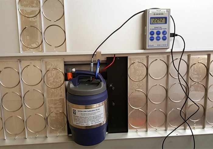 QUV紫外光老化试验箱如何校准黑板温度计?